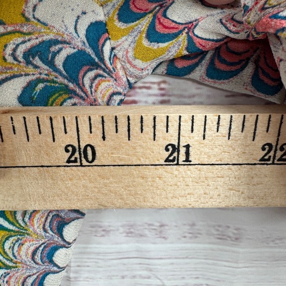 Maeve Anthropologie Shirt Womens Medium Smocked Cropped Blouse Bell Sleeve Swirl - Picture 13 of 13